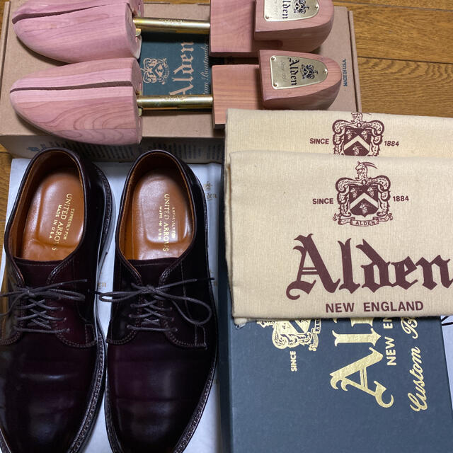 Alden(オールデン)の超美品 オールデン990 US7D ユナイテッドアローズ別注　新品シューツリー付 メンズの靴/シューズ(ドレス/ビジネス)の商品写真