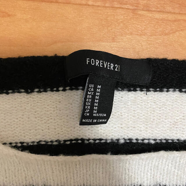 FOREVER 21(フォーエバートゥエンティーワン)のボーダー　ニット　セーター　クロップド レディースのトップス(ニット/セーター)の商品写真