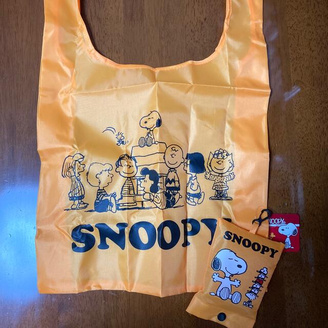 SNOOPY(スヌーピー)の【フック付き】スヌーピー　ポーチ付き　エコバッグ　バック　折り畳み エンタメ/ホビーのアニメグッズ(その他)の商品写真