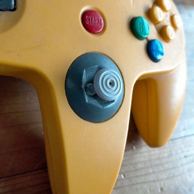 NINTENDO 64(ニンテンドウ64)のニンテンドー64  本体セット エンタメ/ホビーのゲームソフト/ゲーム機本体(家庭用ゲーム機本体)の商品写真