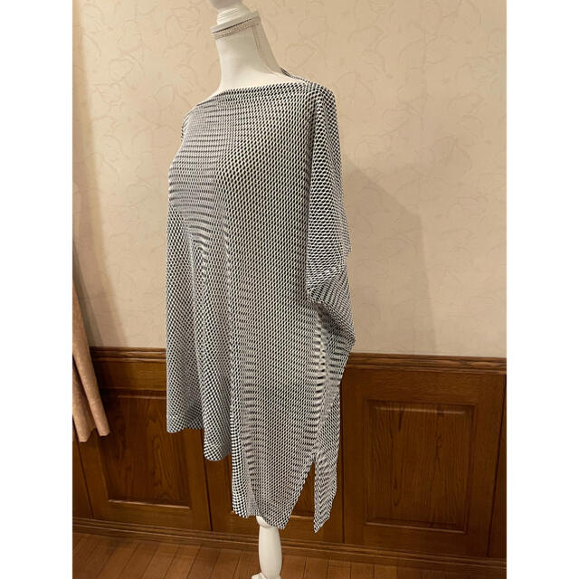 PLEATS PLEASE ISSEY MIYAKE(プリーツプリーズイッセイミヤケ)のお値下げしました　イッセイミヤケプリーツプリーズ レディースのワンピース(ひざ丈ワンピース)の商品写真