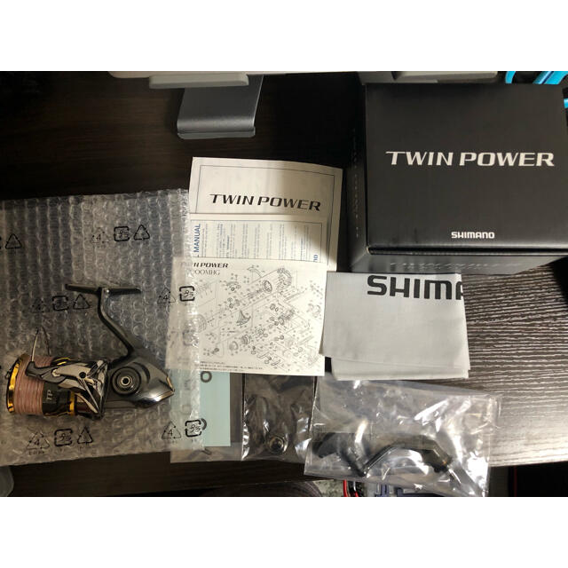 SHIMANO(シマノ)のshimano twin power 3000mhg スポーツ/アウトドアのフィッシング(リール)の商品写真