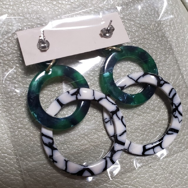 Ane Mone(アネモネ)のアネモネ　anemone サークル　サマーピアス　ストーンモチーフ柄　green レディースのアクセサリー(ピアス)の商品写真