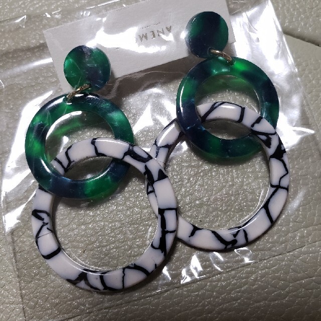 Ane Mone(アネモネ)のアネモネ　anemone サークル　サマーピアス　ストーンモチーフ柄　green レディースのアクセサリー(ピアス)の商品写真