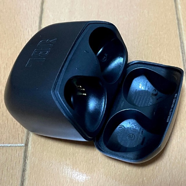 JBL club pro + TWS 超美品 スマホ/家電/カメラのオーディオ機器(ヘッドフォン/イヤフォン)の商品写真