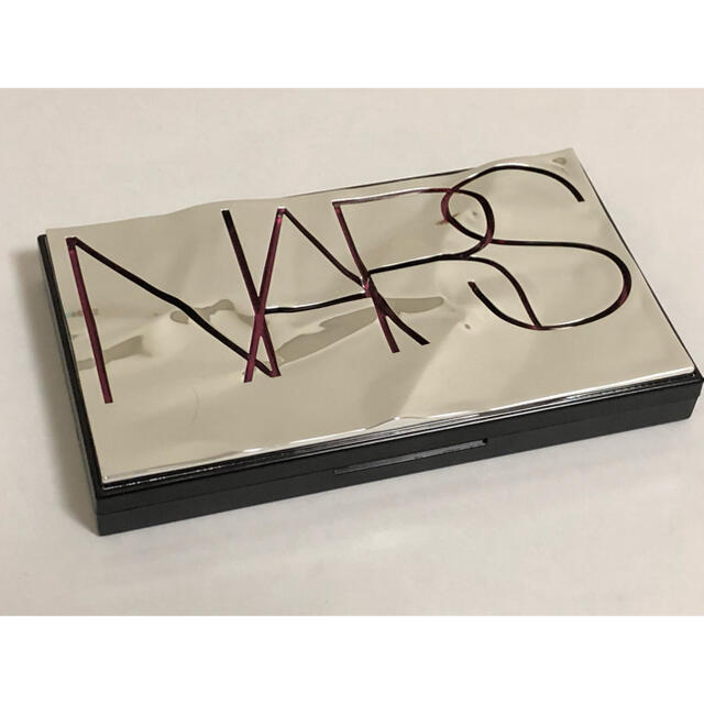 NARS(ナーズ)のほぼ新品【NARS】限定チークパレット☆ ホットフィックス チークパレット コスメ/美容のベースメイク/化粧品(チーク)の商品写真