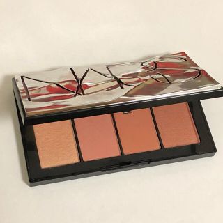 ナーズ(NARS)のほぼ新品【NARS】限定チークパレット☆ ホットフィックス チークパレット(チーク)