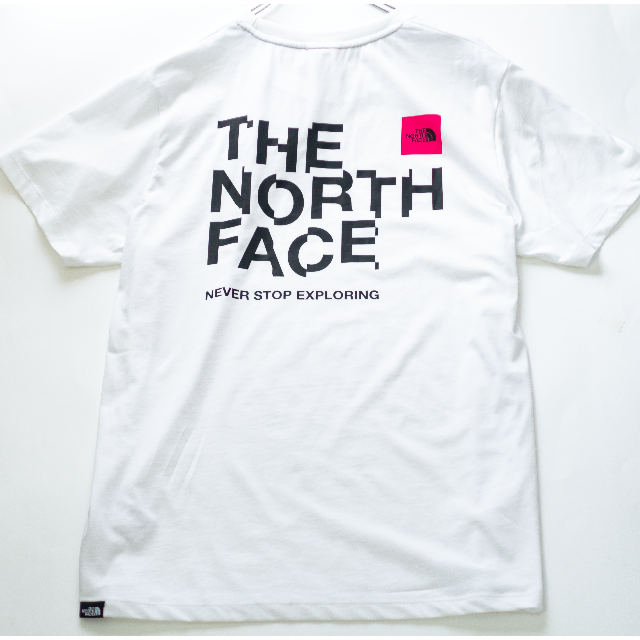 THE NORTH FACE(ザノースフェイス)の欧州限定◆ザ ノースフェイス　シャッターグラフィックTシャツ　日本XL相当 レディースのトップス(Tシャツ(半袖/袖なし))の商品写真