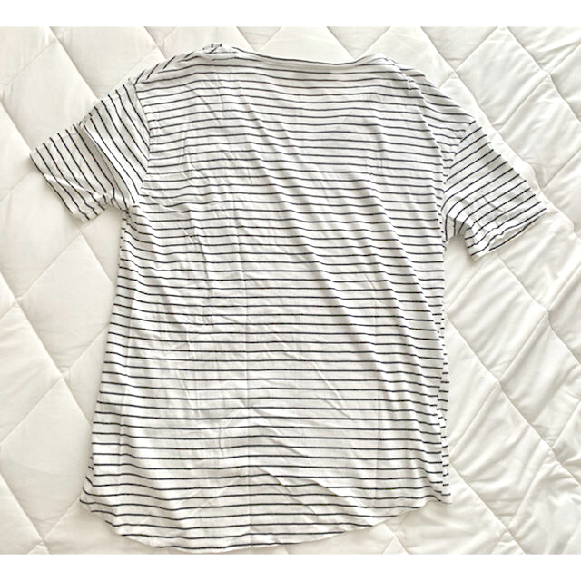 ZARA(ザラ)のZARA ザラ　VネックボーダーTシャツ　カジュアル レディースのトップス(Tシャツ(半袖/袖なし))の商品写真