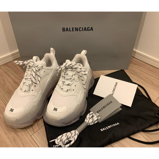 激安本物 Balenciaga - ホワイト36 triples BALENCIAGA スニーカー
