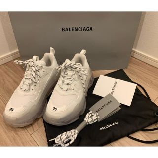 バレンシアガ(Balenciaga)のBALENCIAGA triples ホワイト36(スニーカー)