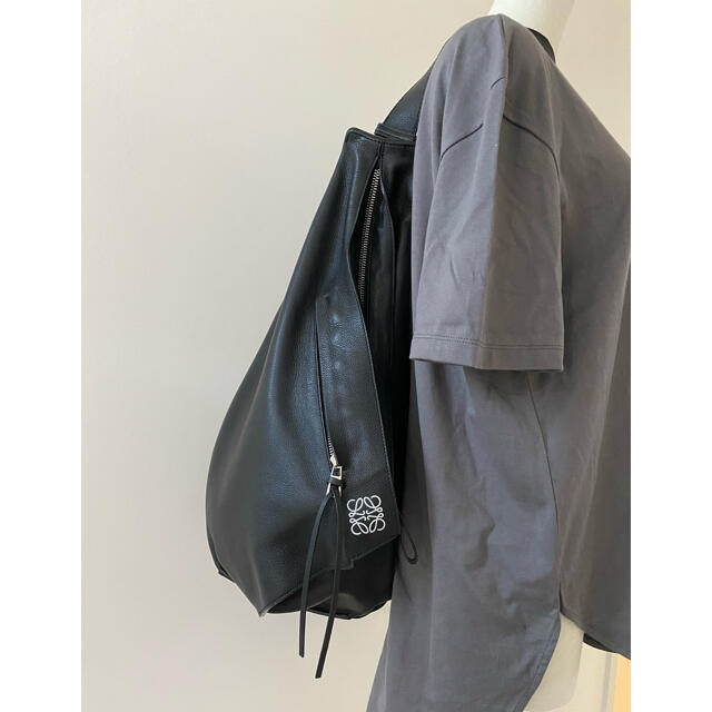 LOEWE(ロエベ)のハル様専用❣️LOEWE✨定価40万以上　ボディバッグ　ブラック メンズのバッグ(ボディーバッグ)の商品写真