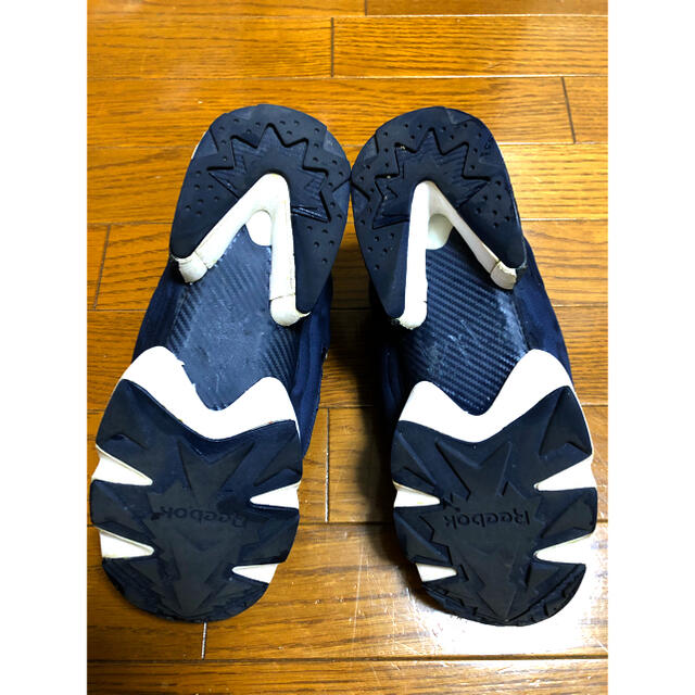Reebok(リーボック)のうえた様　専用　リーボック  ポンプフューリー　26.5 ネイビー メンズの靴/シューズ(スニーカー)の商品写真