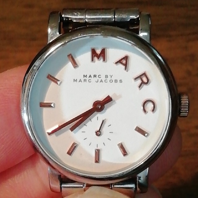 MARC JACOBS(マークジェイコブス)のラ387　超美品　マークジェイコブス　新品電池　稼働品　② レディースのファッション小物(腕時計)の商品写真