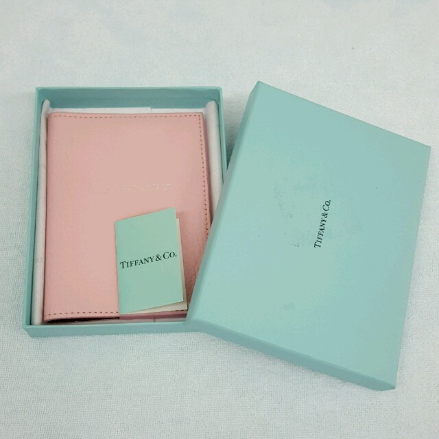 Tiffany & Co. - 【ティファニー】パスポートケース ピンクの通販 by