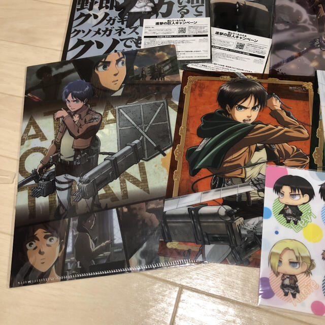 進撃の巨人　非売品クリアファイル＆下敷きセット エンタメ/ホビーのアニメグッズ(クリアファイル)の商品写真