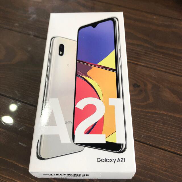 GALAXY A21 ホワイト　SCV49 新品ケース付き