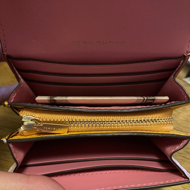Tory Burch(トリーバーチ)のトリーバーチ　折財布　ピンク レディースのファッション小物(財布)の商品写真