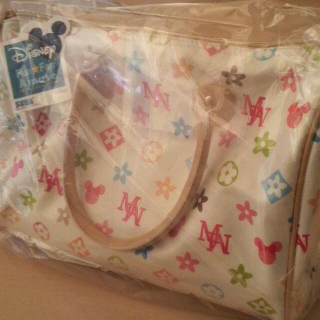 Disney(ディズニー)のミッキー　マルチカラー　ボストンバッグ　白 レディースのバッグ(ボストンバッグ)の商品写真