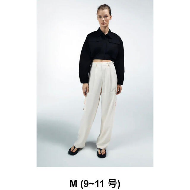 ZARA(ザラ)のZARA フルイドカーゴパンツ/ホワイト/M/9〜11号 レディースのパンツ(ワークパンツ/カーゴパンツ)の商品写真