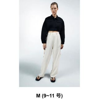 ザラ(ZARA)のZARA フルイドカーゴパンツ/ホワイト/M/9〜11号(ワークパンツ/カーゴパンツ)