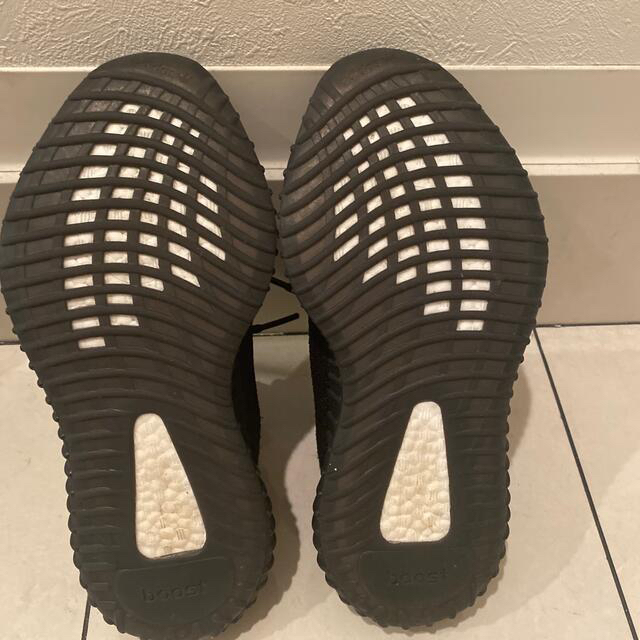 adidas(アディダス)のYEEZY BOOST 25.5 メンズの靴/シューズ(スニーカー)の商品写真