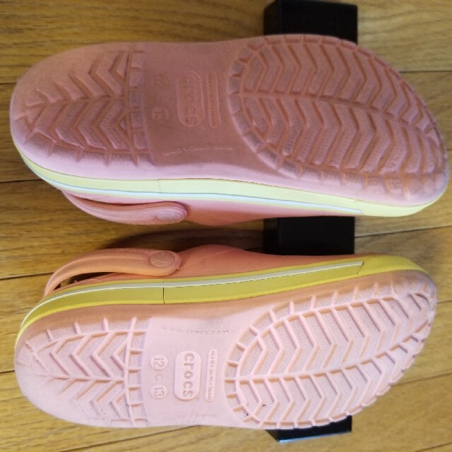 crocs(クロックス)のクロックスサーモンピンク12～13センチ キッズ/ベビー/マタニティのベビー靴/シューズ(~14cm)(サンダル)の商品写真