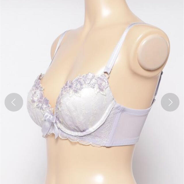 aimer feel(エメフィール)の新品未使用✨ ロサ・バーレスク脇高ブラ❤️パープル c65 レディースの下着/アンダーウェア(ブラ)の商品写真