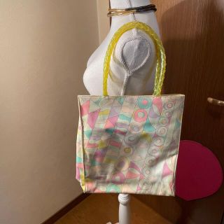 EMILIO PUCCI(ショルダーバッグ)のフリマアイテム一覧 EMILIO PUCCI(ショルダーバッグ)のフリマアイテム一覧