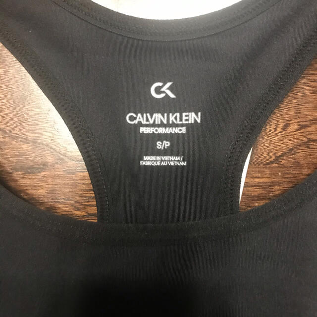 Calvin Klein(カルバンクライン)の週末セール☆ CALVIN KLEIN カルバンクライン　新品　ブラトップ スポーツ/アウトドアのトレーニング/エクササイズ(ヨガ)の商品写真