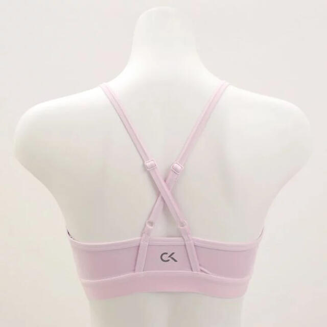 Calvin Klein(カルバンクライン)のCALVIN KLEIN カルバンクライン　新品　ブラトップ スポーツ/アウトドアのトレーニング/エクササイズ(ヨガ)の商品写真