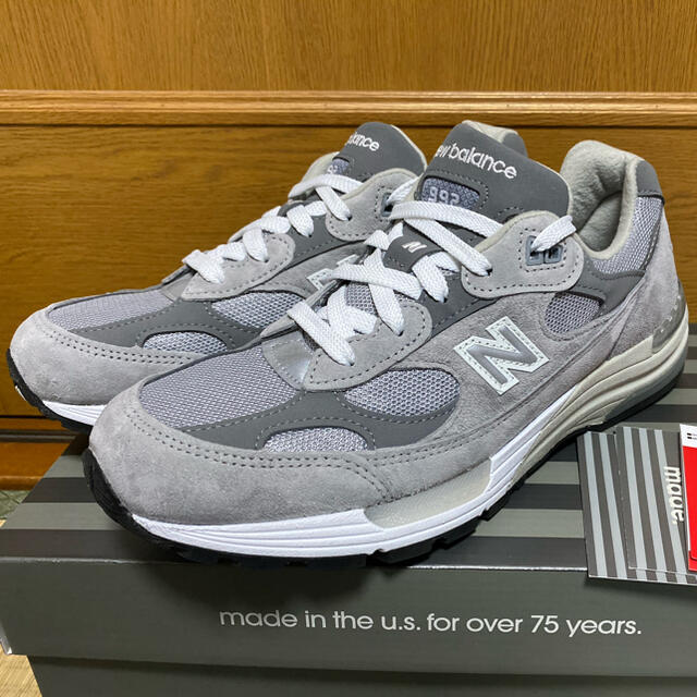 New Balance(ニューバランス)のニューバランス M992GR グレー 26cm メンズの靴/シューズ(スニーカー)の商品写真