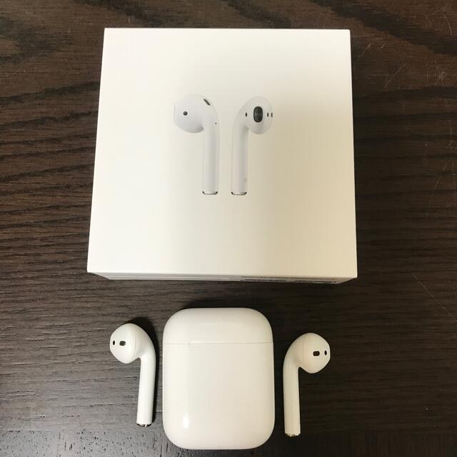 Apple(アップル)のAir Pods 充電ケース付 スマホ/家電/カメラのオーディオ機器(ヘッドフォン/イヤフォン)の商品写真