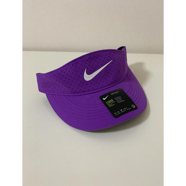 NIKE(ナイキ)の☆新品☆ NIKE バイザーCourt Advantage  Purple スポーツ/アウトドアのテニス(その他)の商品写真