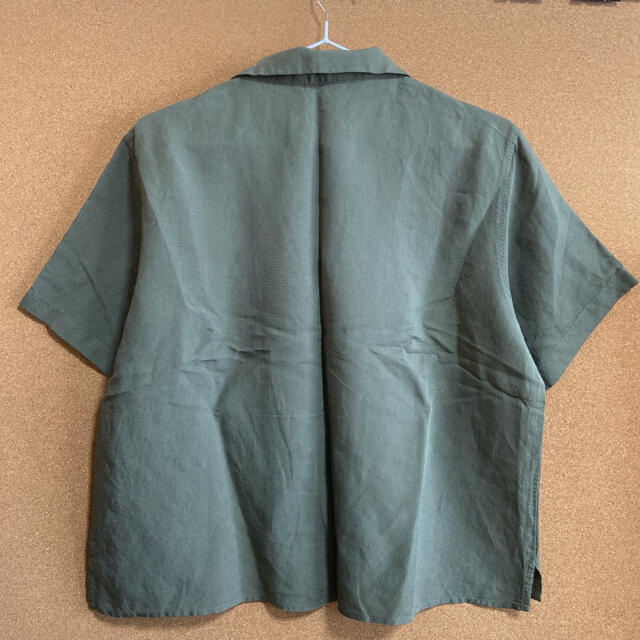 UNIQLO(ユニクロ)のリネンブレンドオープンカラーシャツ　リネンブレンドサスペンダー付きスカートセット レディースのトップス(シャツ/ブラウス(半袖/袖なし))の商品写真