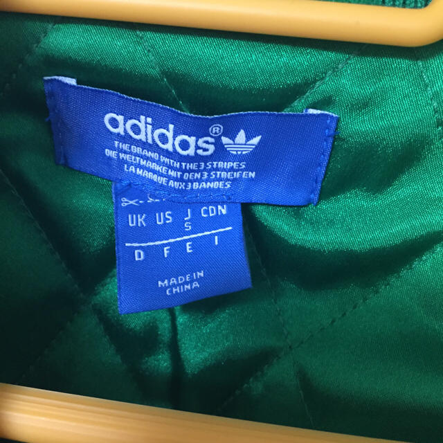 adidas(アディダス)のadidas レディースのジャケット/アウター(スタジャン)の商品写真