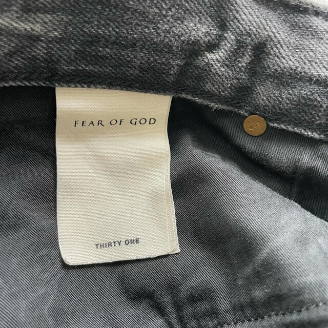 FEAR OF GOD(フィアオブゴッド)のFEAR OF GOD 5th denim メンズのパンツ(デニム/ジーンズ)の商品写真