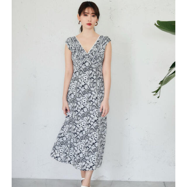 レディースherlipto Lace Trimmed Floral Dress