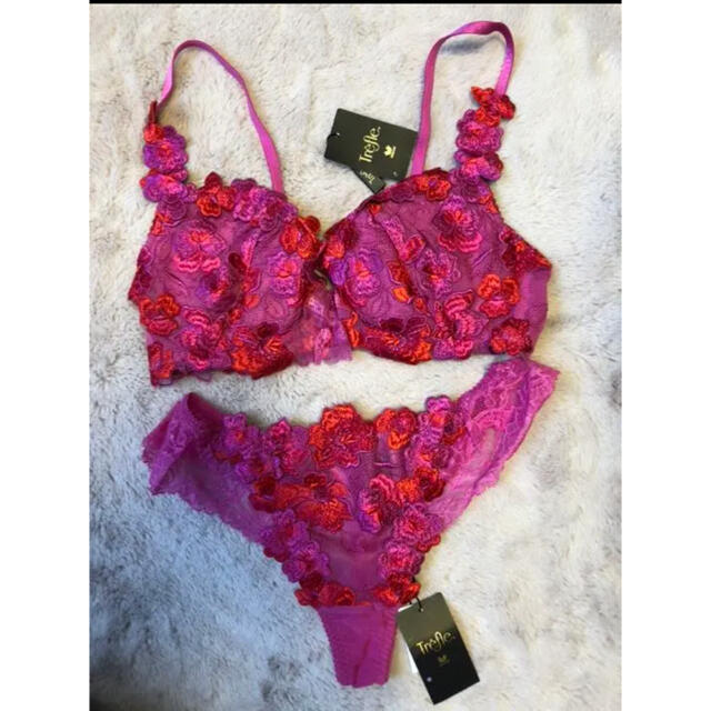 新しく着き トレフル d65 ブラジャーソング - winterparksmiles.com