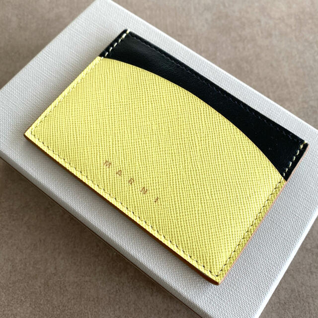 新品未使用 MARNI マルニ カードケース カード入れ 名刺入れ ミニ財布