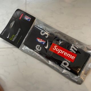 シュプリーム(Supreme)の【新品】シュプリーム　リストバンド(ウェア)