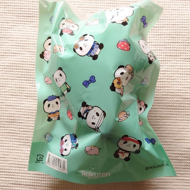 Rakuten(ラクテン)のお買い物パンダ　ぬいぐるみ　楽天ペイアプリ エンタメ/ホビーのおもちゃ/ぬいぐるみ(ぬいぐるみ)の商品写真