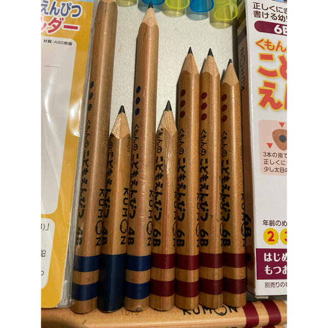 くもん　こどもえんぴつ　6B 4B 鉛筆ホルダー　付き エンタメ/ホビーのアート用品(鉛筆)の商品写真