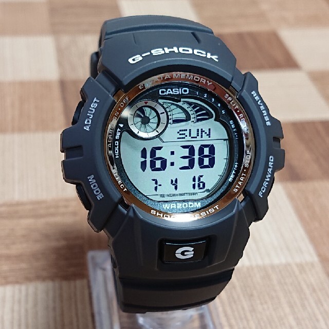 G-SHOCK(ジーショック)の超美品【CASIO／G-SHOCK】デジタル メンズ腕時計G-2900-1BJF メンズの時計(腕時計(デジタル))の商品写真