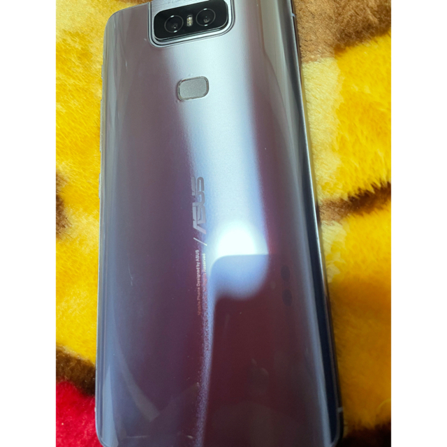 ASUS(エイスース)の専用 Zenfone6  RAM 6GB ROM128GB 国内版  スマホ/家電/カメラのスマートフォン/携帯電話(スマートフォン本体)の商品写真