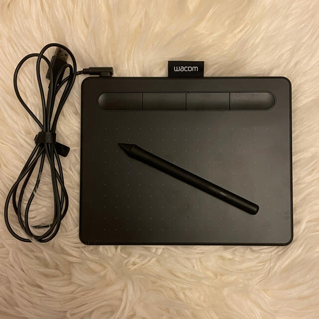 wacom ペンタブ　Wacom Intuos Small ベーシック ブラック