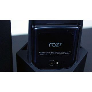 モトローラ(Motorola)のMOTOROLA razr 5g モトローラrazr SIMフリー　未使用品(スマートフォン本体)