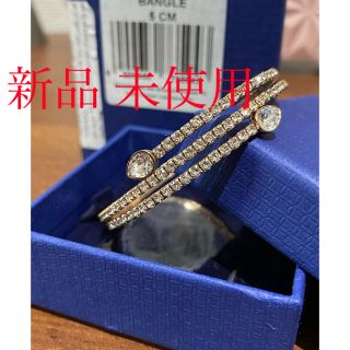 スワロフスキー(SWAROVSKI)の★値下げ★スワロフスキー Twisty Drop バングル 5073594(ブレスレット/バングル)