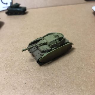 カイヨウドウ(海洋堂)のⅣ号戦車J型 1/144 単色迷彩 ワールドタンクミュージアム1弾 4号戦車(模型/プラモデル)