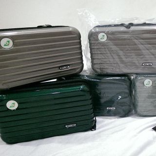 リモワ(RIMOWA)の台湾 エバー航空 EVA ファーストクラス アメニティ ポーチ リモワ(旅行用品)